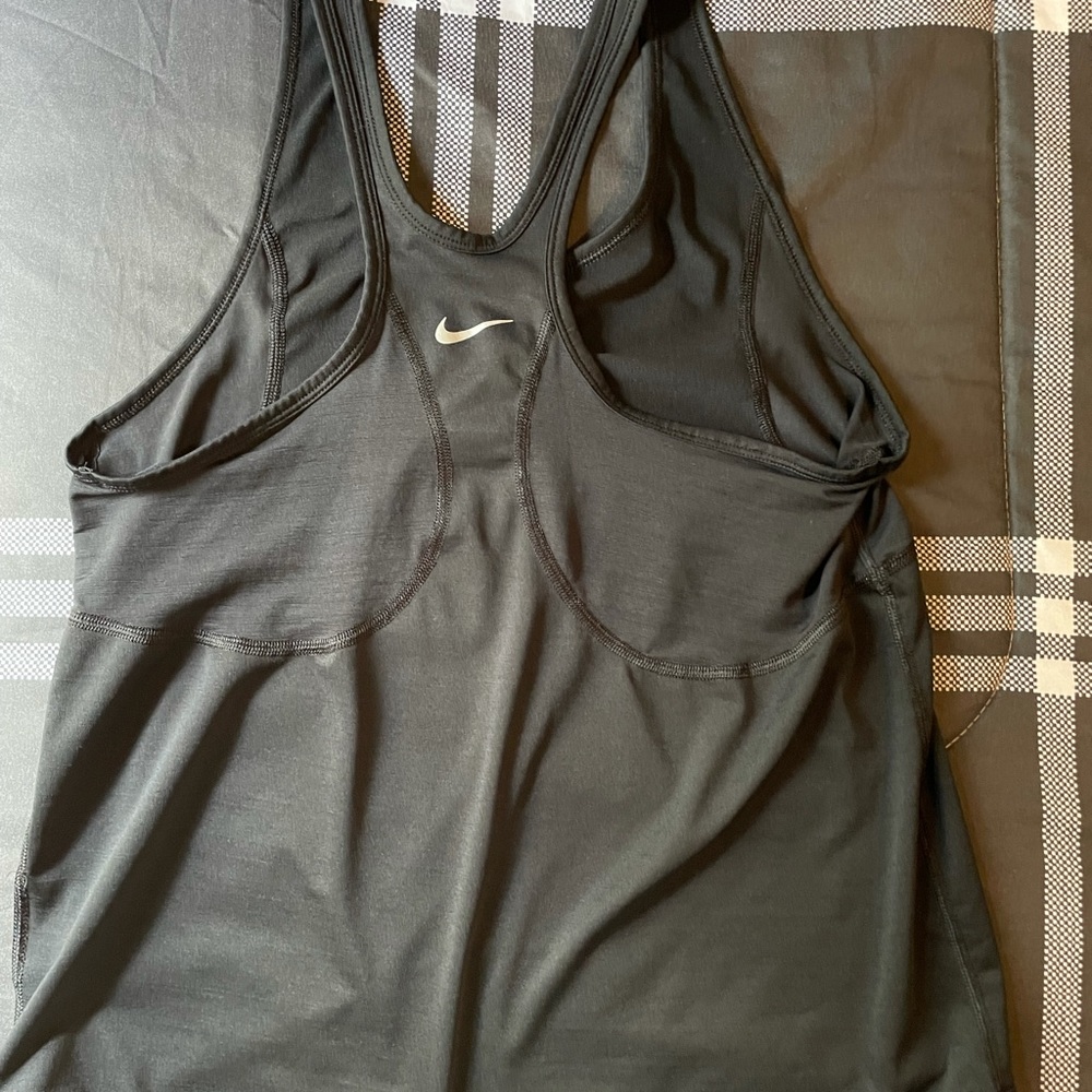 Nike active top